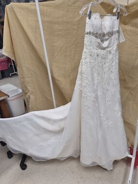 David's Bridal Ivory Strapless A-Line Wedding Gown with Beaded Waist